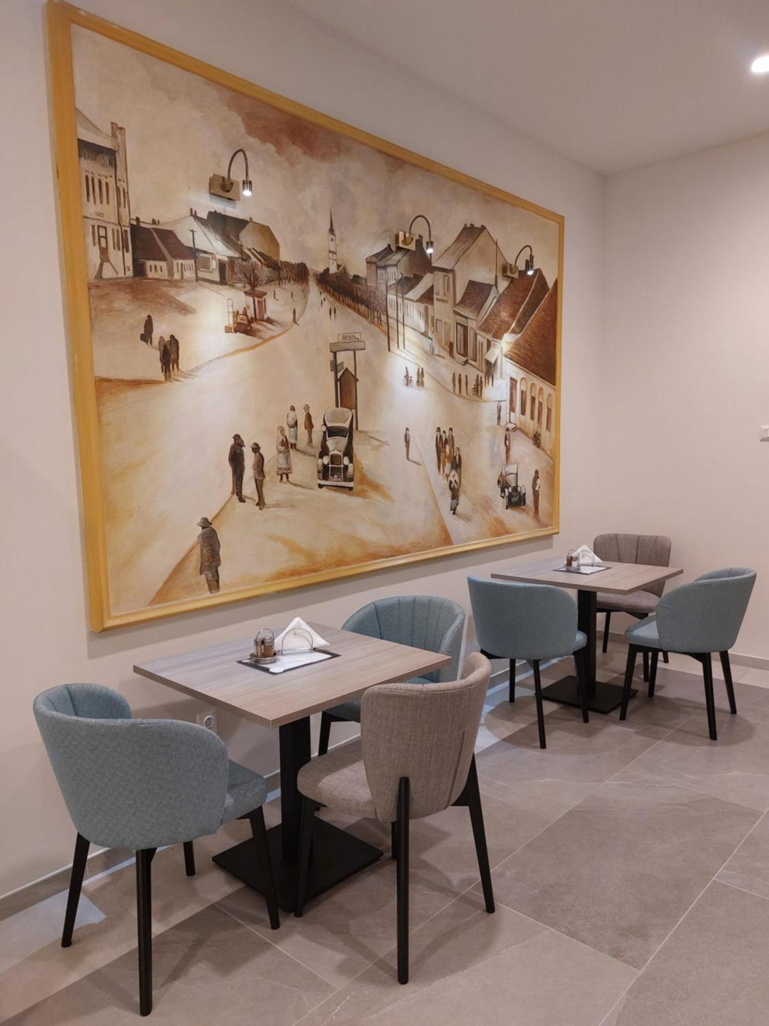 Hotel Atrium Malacky Buitenkant foto